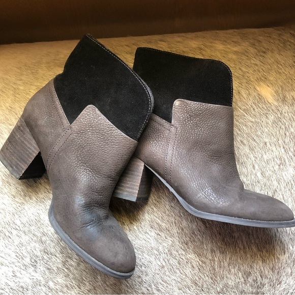 Nine West Dale ankle boot nubuck and suede leather dark chocolate color 7.5 - Picture 7 of 9